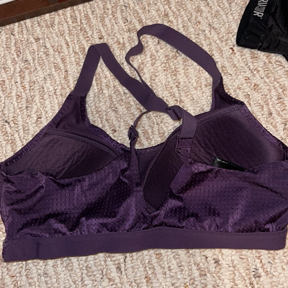 Victoria’s Secret sports bra - Picture 2 of 3